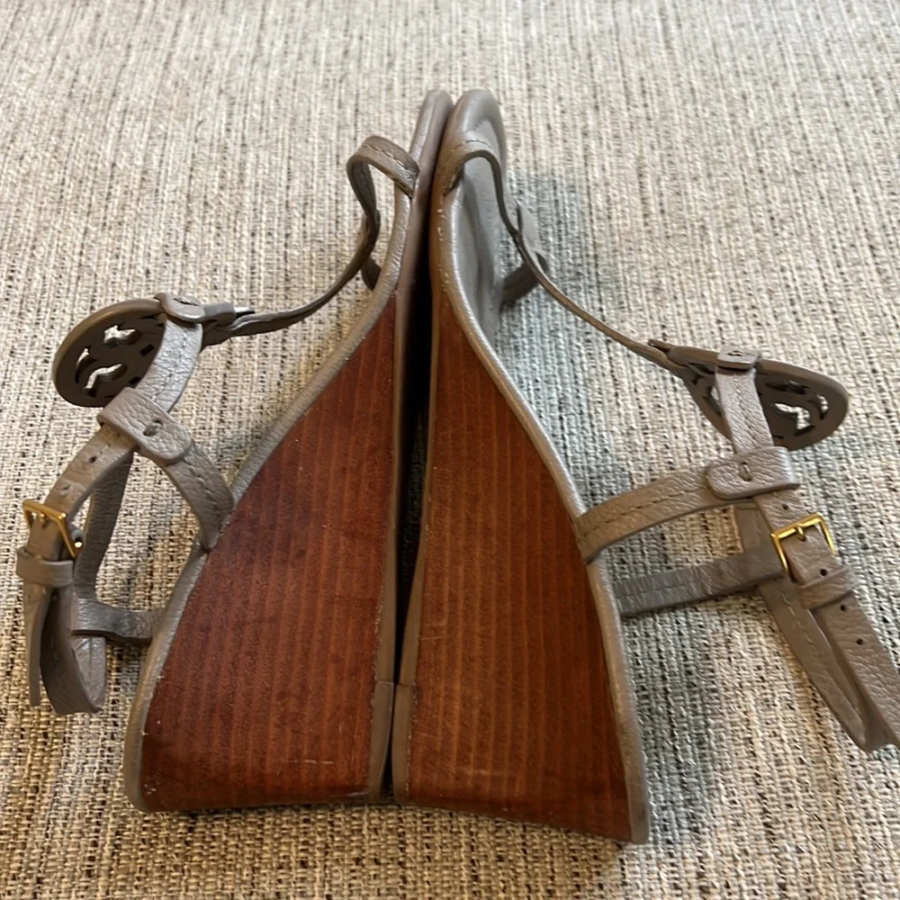 Tory Burch wedge sandals gray size 7 - Picture 8 of 9